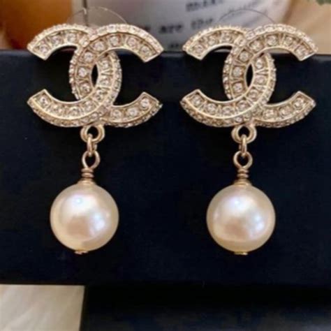 chanel pearl earrings dupe|chanel earrings with black pearl.